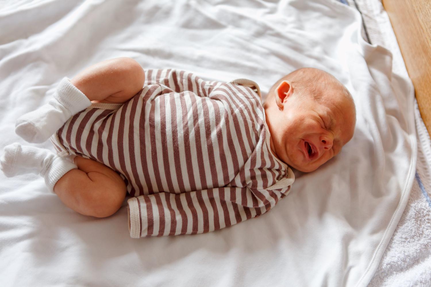 Как сделать клизму новорожденному в домашних условиях при запоре: как часто можно
