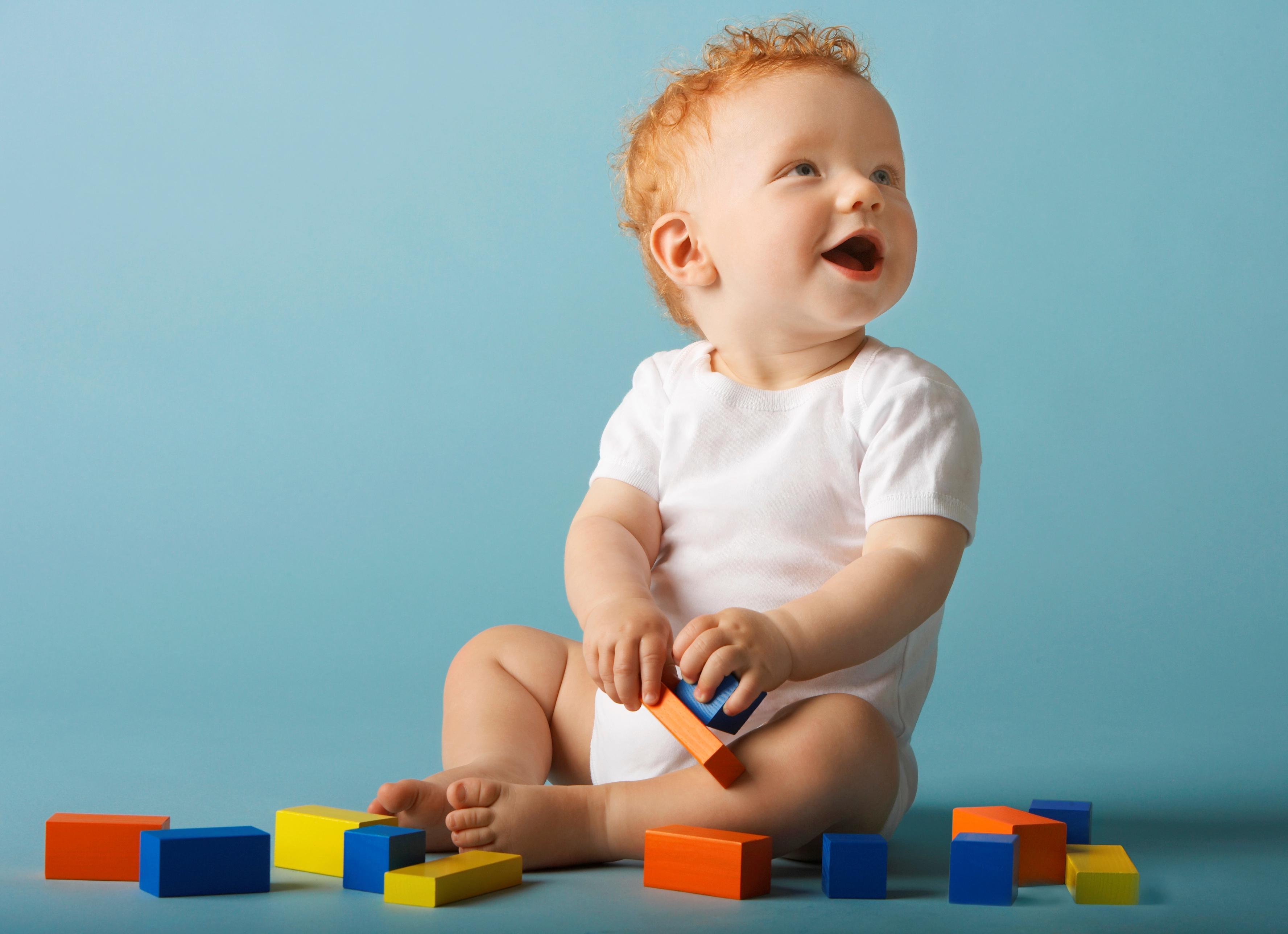 Ребенку 10 месяцев развитие питание игры занятия thumbnail