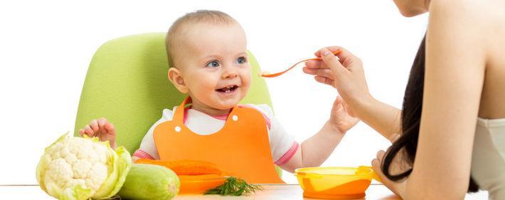 Соки и пюре из овощей являются отличным вариантом для полугодовалого ребёнка