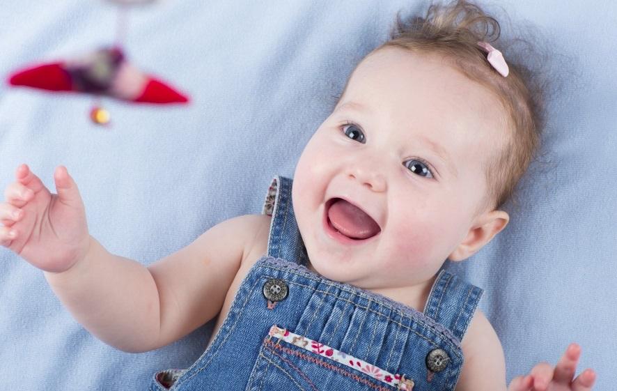 Развитие ребенка на 5 месяце жизни: что должен уметь малыш?