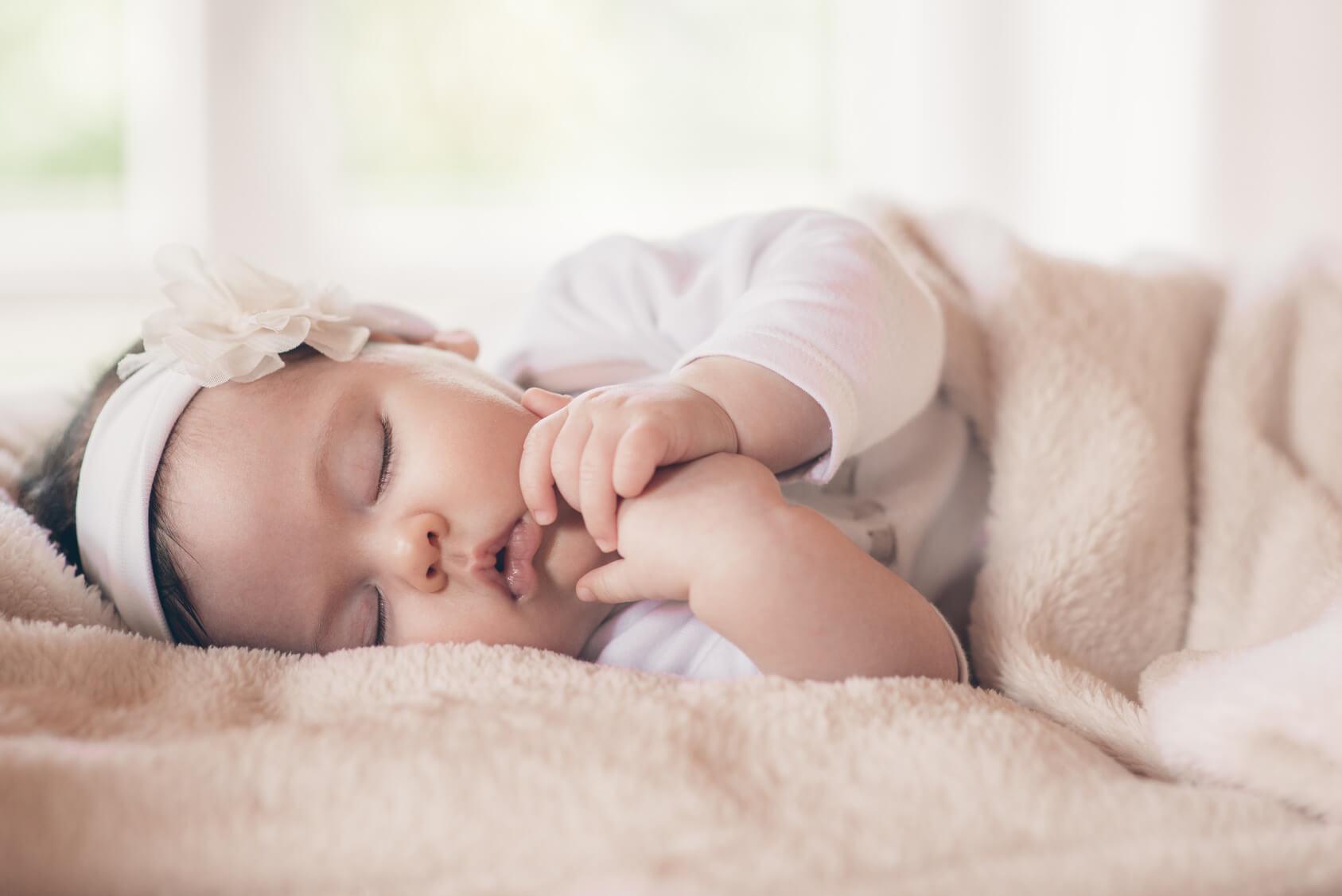 5 месяцев ребенку развитие сколько спит thumbnail
