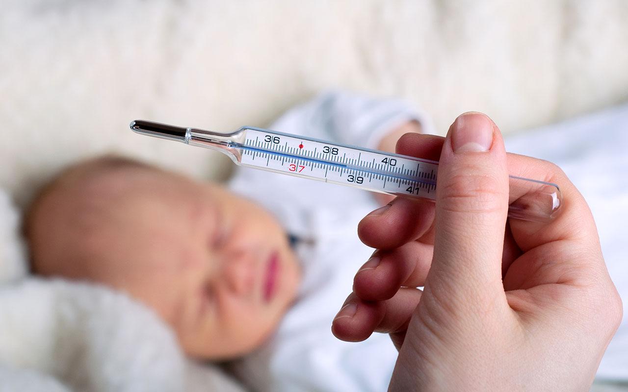 Чем сбить температуру у ребенка новорожденного thumbnail