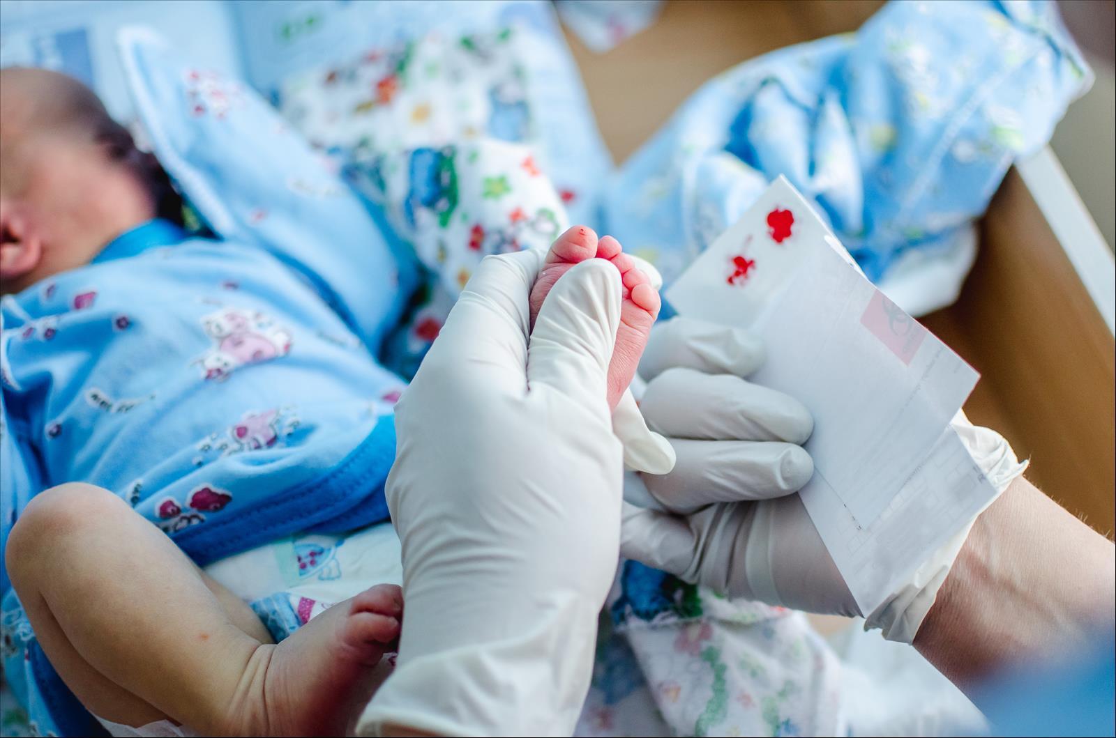 Для чего берут анализ крови новорожденного в роддоме thumbnail
