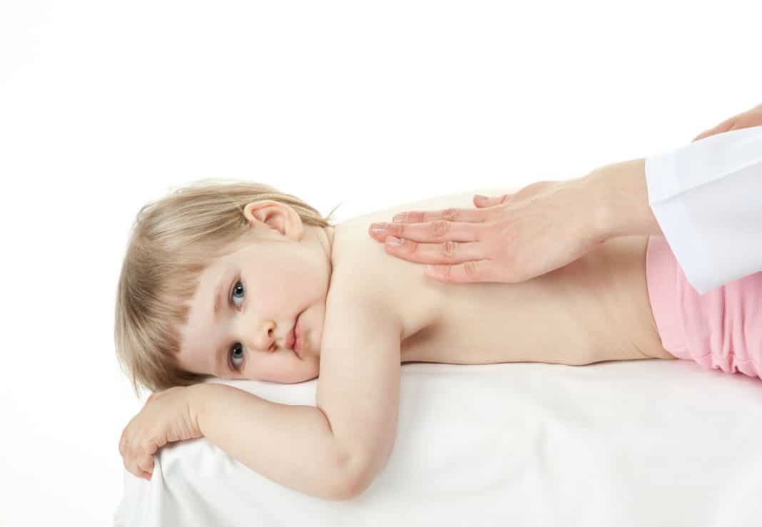 Массаж дренажный детский грудничку при кашле thumbnail