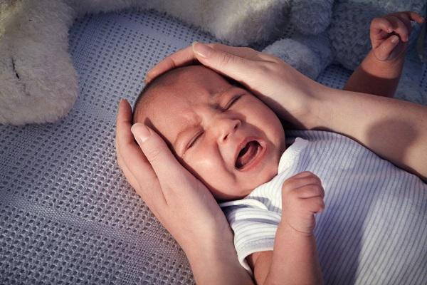 Ребенку год и 4 месяца просыпается ночью и плачет thumbnail