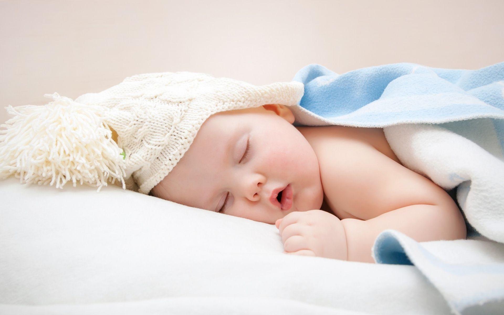 Младенец дергается во сне всем телом thumbnail