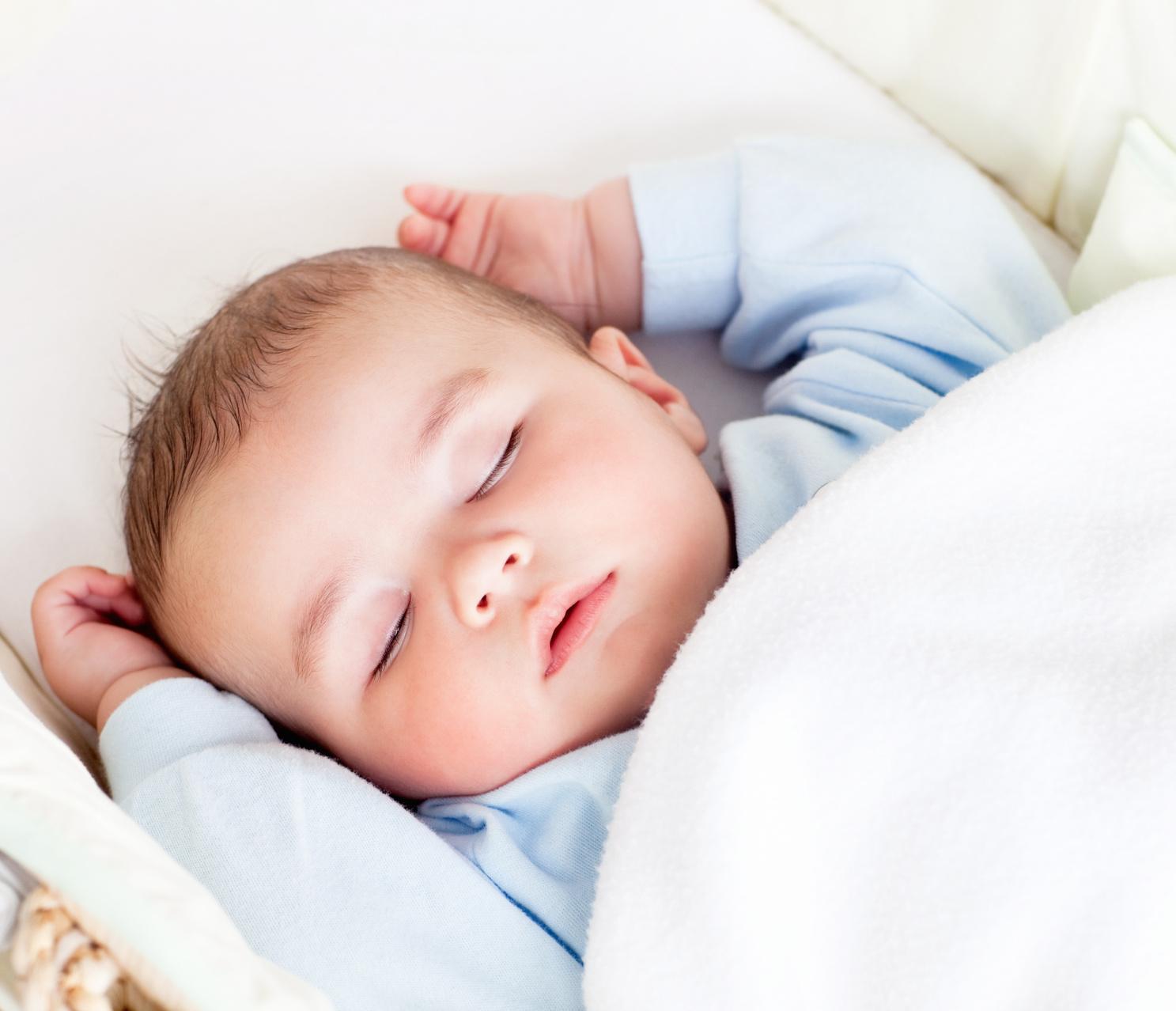 Почему новорожденный во сне часто дышит thumbnail