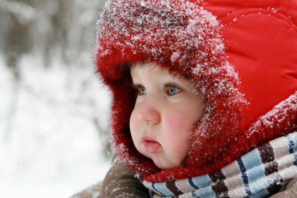 До какой температуры зимой можно гулять с ребенком до года thumbnail