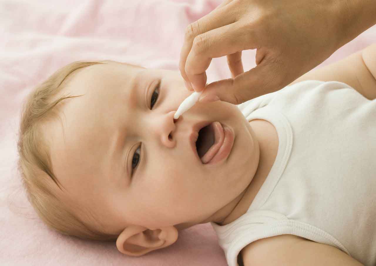 Ребенок 2 месяца кряхтит и температура thumbnail
