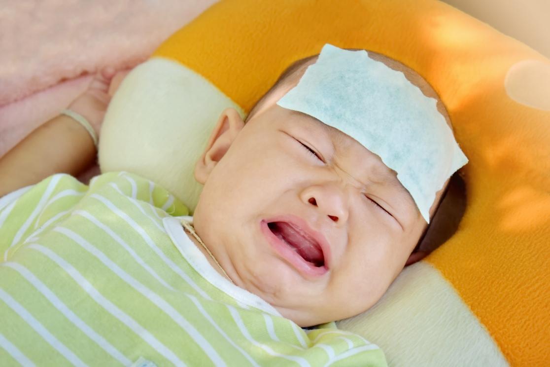 Есть ли у новорожденного ребенка температура thumbnail