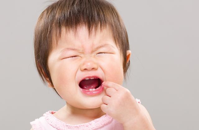 Опухший язык температура у ребенка thumbnail