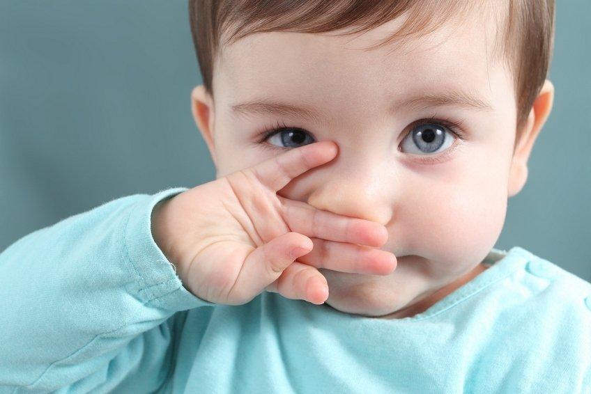 У ребенка за ухом припухлость и температура thumbnail
